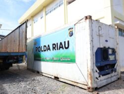Peti Pendingin Jenazah Bantuan Polda Riau Tiba di RSUD Lubuk Basung Agam