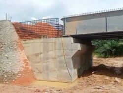Kurang Pengawasan, Proyek Jembatan Sei Tarok Belum Rampung, Warga Terganggu