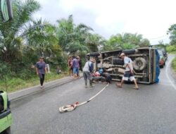 Polsek Pangean Tangani Laka Tunggal L300 Bermuatan Durian di Jalan Lintas Teluk Kuantan–Rengat
