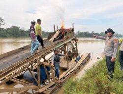 Polsek Cerenti Tertibkan PETI di Sungai Kuantan, 4 Rakit Dimusnahkan