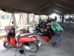 Bengkel Gratis Brimob Polda Riau Diserbu, Ratusan Ojol Antre