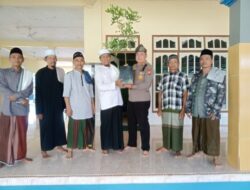 Dukung Program Kapolda Riau, Polsek Kerumutan Bagikan Bibit Pohon di 3 Tempat