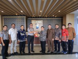 Bupati Agam Sampaikan Terima Kasih kepada Kapolda Riau atas Bantuan Penanganan Bencana