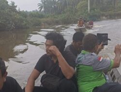 Respon Cepat Kapolsek Tapung Hilir, Turun Bareng Tim Cek Sungai Tapung Usai Ditemukan Banyak Ikan Mati