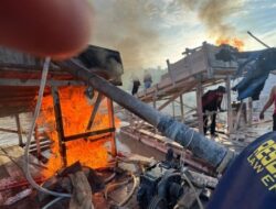 Polsek Singingi Hilir Tertibkan PETI di Sungai Bawang, 3 Rakit Dimusnahkan