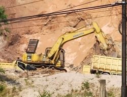 Vendor Diduga Illegal, Kepala KSOP Teluk Bayur Enggan Tunjukkan Izin Tanah Urug Pembangunan Pelabuhan Penasahan