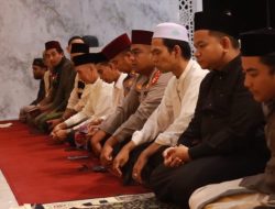 Subuh Bersama, Kapolres Kampar Bersama UAS Jalin Silaturahmi dengan Jamaah Masjid Hj Rohana