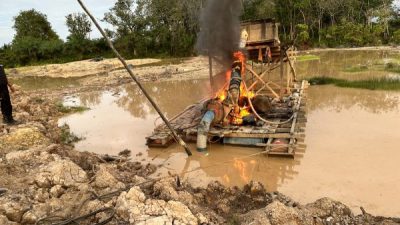 Polsek Benai Tertibkan Dugaan Aktivitas PETI di Desa Gunung Kesiangan, 2 Rakit Dimusnahkan