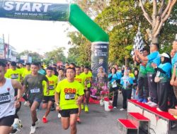 Meriahkan Hari Bhayangkara Ke-80, Kapolres Kampar Bersama Bupati Lepas Ribuan Peserta Fun RUN Road To Riau Bhayangkara RUN