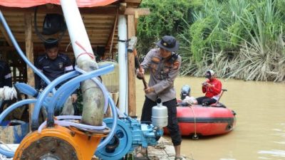 145 Rakit PETI di Sepanjang Sungai Kuantan Dimusnahkan Personil Gabungan TNI-Polri dan Instansi Terkait