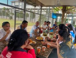Gelar Jumat Sehat, Plt Kepala Lapas Narkotika Langkat Pimpin Jalan Santai Sekaligus Kontrol Area Brandgang