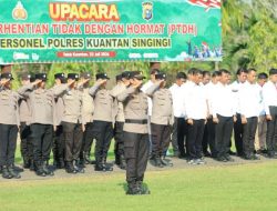 Kapolres Kuansing Pimpin Upacara PTDH 2 Personel, Tegaskan Komitmen Penegakan Kode Etik Polri