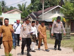 Jalan Kaki Melintasi Jembatan Gantung, Kapolres Kampar Cek Kesiapan Lokasi Ekspedisi Merah Putih Presisi