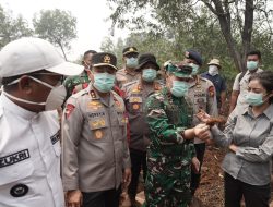 TNI-Polri Riau Gempur Api Karhutla dari Udara di Pelalawan