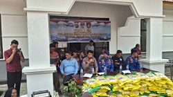 JALUR Hadir di Bandar Alai Kari, Dit Pol Air Polda Riau dan Polres Kuansing Berikan Layanan Kesehatan hingga Bantuan Sembako