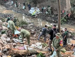 Semangat Kemerdekaan dari Kali Baru Timur, Kodim Depok Ajak Warga Rawat Lingkungan