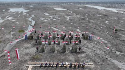 Lawan Abrasi di Kuala Selat, Polda Riau Gelar Ekspedisi Pemulihan Pesisir