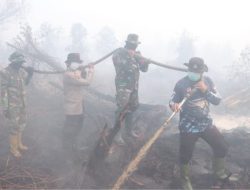 Hotspot Kampar Tinggal 2 Titik, 283 Personel Gabungan Intensifkan Pendinginan Karhutla