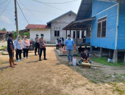 Tekan Kasus DBD di Rokan Hilir, Polsek Rantau Kopar Fogging di Titik Kasus