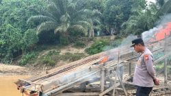 29 Rakit PETI di Kuansing Dibakar dan Dihanyutkan, Tak Ada Pelaku Ditangkap