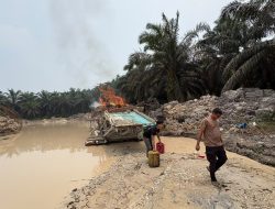 Rakit Diduga untuk PETI Ditemukan Tak Beroperasi, Langsung Dibakar