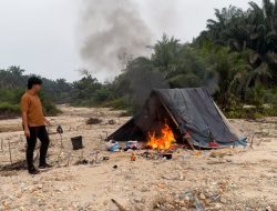 Penertiban PETI: 3 Rakit Dibakar, 2 Mesin Diamankan di Kuansing