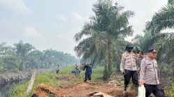 Alat Berat dan Water Bombing Dikerahkan, Karhutla Dayun Siak Dipadamkan