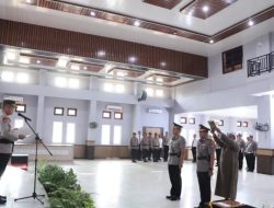 Pimpin Upacara Sertijab, Ini Pesan Tegas Kapolres Rohil untuk Kapolsek Tanah Putih yang Baru