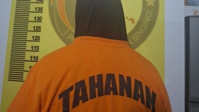 Modus Dompet Cokelat dan Balutan Tisu, Nenek Pengedar Sabu di Kuansing Dibekuk