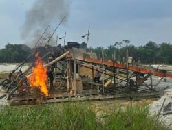 PETI di Kuansing Ditertibkan, Peralatan Dibakar Polisi
