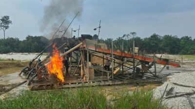 PETI di Kuansing Ditertibkan, Peralatan Dibakar Polisi