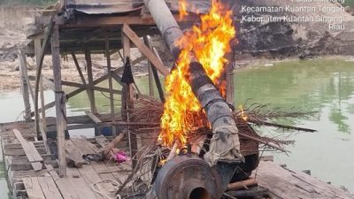 PETI Merajalela, Polres Kuansing Sikat 7 Rakit di Cerenti dan Sentajo